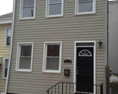 Elegant Modern Renovation. Stainless.Quartz.A/C.Laundry.Private Patio.. You'll enjoy Pittsburgh's cool historic buildings, diehard sports fans and laid-back attitude. On-site laundry Patio / balcony Recently renovated Stainless steel Air conditioning Bbq/grill Unit Amenities air conditioning extra storage patio / balcony recently renovated stainless steel Property Amenities on-site laundry bbq/...