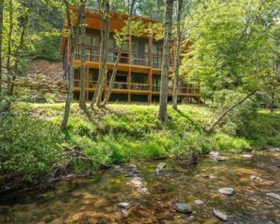 4 Bedroom 4BA Single Family House For Sale in Ellijay, GA