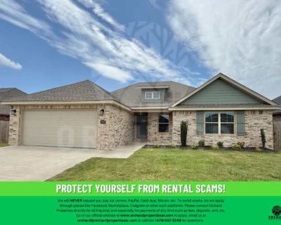 927 Fair Oaks Street. image_url. In unit laundry Granite counters Dishwasher Pet friendly Garage Stainless steel Unit Amenities dishwasher granite counters in unit laundry microwave range refrigerator stainless steel Property Amenities cats allowed dogs allowed pet friendly parking playground pool garage. Pets allowed. 3 Bedroom. 2 Bathroom. 1716 ft