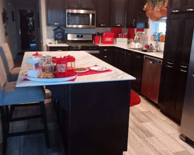 Private room with own bathroom in a Trailer, Modesto, CA 95350