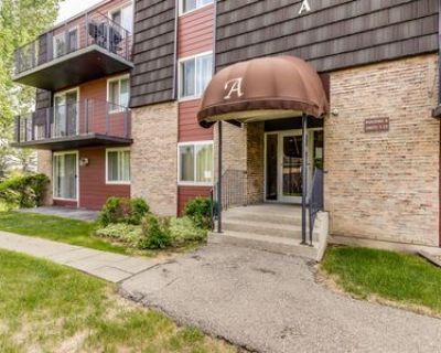 2 Bedroom 1BA 894 ft Apartment For Sale in Calgary, AB