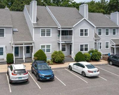 2 Bedroom 2BA 1113 ft Condominium For Sale in NORWICH, CT