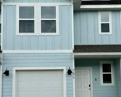 3 Bedroom 2.5BA 1537 ft Apartment For Rent in Woodlawn Beach, FL