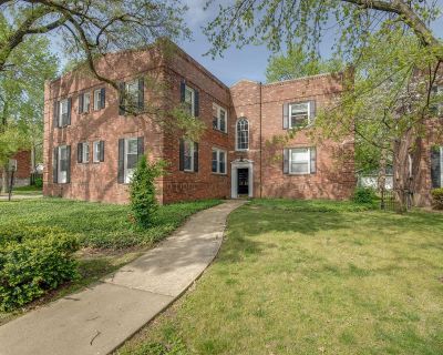 1 Bedroom 1BA 800 ft Pet-Friendly Apartment For Rent in Saint Louis, MO