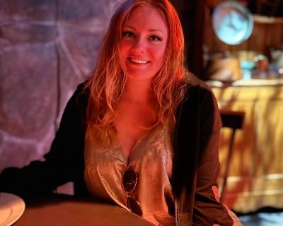 $900 /month. Age: 30 * Smoker?: No * Any pets?: Yes * Occupation: Professional * Interests: art, food, animals, drawing, anime, tattoos * Gender: Female. Smoking room acceptable. Pets are fine. No preference specified. Looking in: Salt Lake county. Hello! I m looking for a (preferably) female roommate to share a 2bed 2bath in February when my current lease is up. I m willing to look for places ...