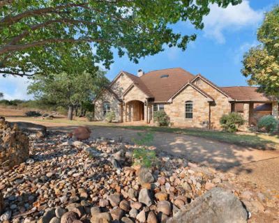 3 Bedroom 4BA 3272 ft Apartment For Rent in Horseshoe Bay, TX