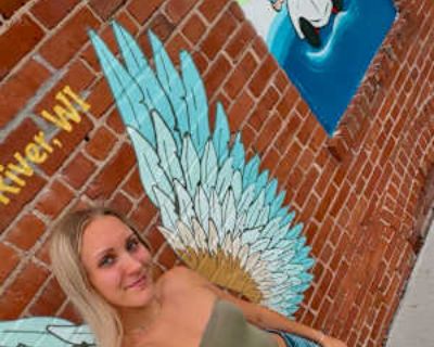 Sarah, 22 years, Female. Looking in: Manitowoc, Manitowoc County, WI