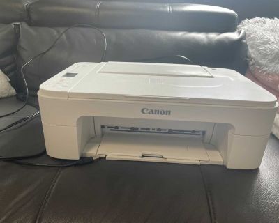 Canon TS3120. Wifi printer scanner copier. Like new.