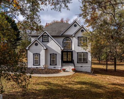 4 Bedroom 2BA 2772 ft Single Family House For Sale in Hoschton, GA