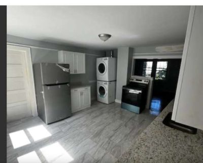 2 Bedroom 1BA 900 ft Pet-Friendly Apartment For Rent in Middletown, CT