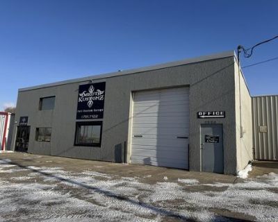 High Traffic Industrial Shop For Lease!