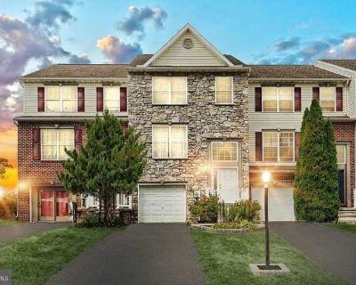 1193 LEDGE DR. YORK, PA 17408 ***JACKSON HEIGHTS COMMUNITY***. image_url. In unit laundry Patio / balcony Hardwood floors Dishwasher Pet friendly Garage Unit Amenities air conditioning carpet dishwasher hardwood floors in unit laundry microwave patio / balcony range refrigerator walk in closets Property Amenities cats allowed dogs allowed pet friendly on-site laundry parking garage internet acc...