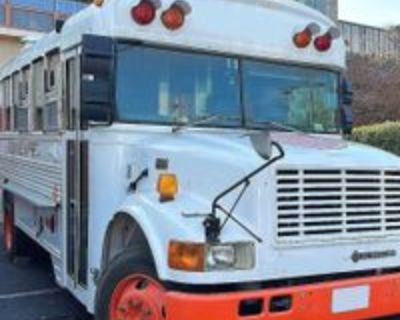 Pre-Owned 2000 International 3800 Bus - International / 3800 / 2000