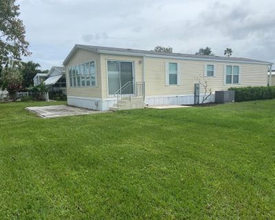 2 Bedroom 2BA 1200 ft Furnished Pet-Friendly Mobile Home For Sale in Port St Lucie, FL