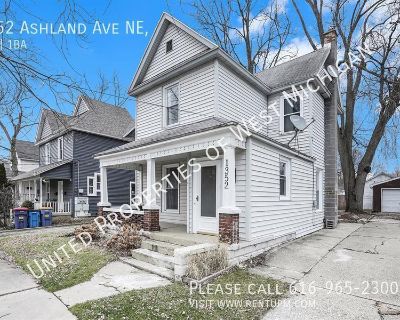 4 Bedroom 1BA 1584 ft Pet-Friendly Single-family home For Rent in Grand Rapids, MI