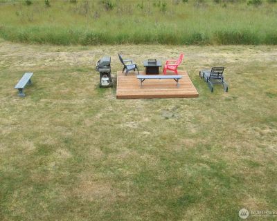 1 Bedroom 2BA 682 ft Condo For Sale in Long Beach, WA