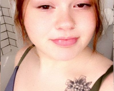 alyssa - Needs an Apartment on iROOMit or a Room