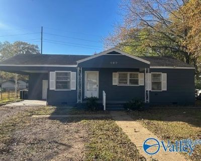 Th Ave Sw, Decatur, Home For Sale