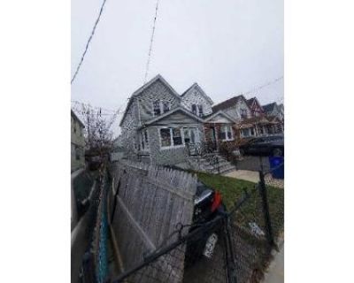 3 Bed 2 Bath Preforeclosure Property in Saint Albans, NY 11412 - 201st Pl