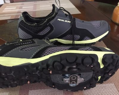 Pearl Izumi bike clip on shoes