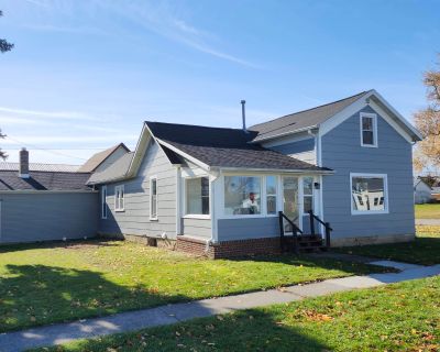 2 Bedroom 1BA 1388 ft Single Family House For Sale in Butler, IN