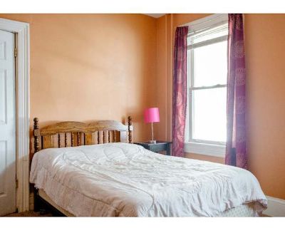 Private room with shared bathroom in a House, Pottstown, PA 19464