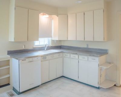 3 Bedroom 2BA 0 ft Pet-Friendly Apartment For Rent in Muncie, IN