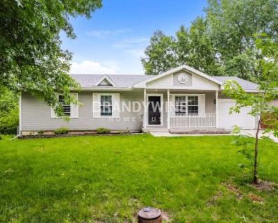 3 Bedroom 2.5BA 1794 ft Pet-Friendly Apartment For Rent in Kearney, MO