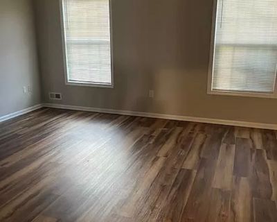 Pet friendly $900 per month room to rent in Columbus