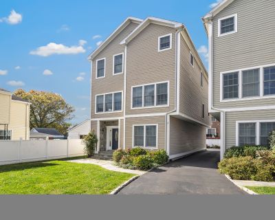 3 Bedroom 3BA 2817 ft Apartment For Rent in Stamford, CT