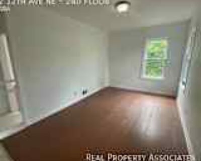 3 Bedroom 1BA Pet-Friendly Apartment For Rent in Seattle, WA 5242 12th Ave NE unit 2nd Floor