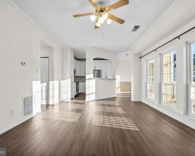 2 Bedroom 2BA Condo For Sale in Leesburg, VA