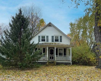 3 Bedroom 1BA 1330 ft Single Family House For Sale in Middlebury, VT