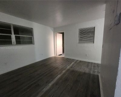 2 Bedroom 1BA 5499 ft Apartment For Rent in Fort Lauderdale, FL