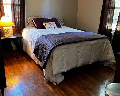 Available on: now. Furnished. Parking available * Internet included * LGBTQ+ friendly * Students welcome * 40+ years welcome. Located in a very nice clean safe quiet area of Belvidere New Jersey big piece of property to relax on washer and dryer on premises just about any gadget you need is available Stores and quaint restaurants within a few miles. Rent $1,000 per month Bills Included Security...