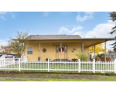3 Bedroom 2BA 1850 ft Single Family House For Sale in Roseburg, OR