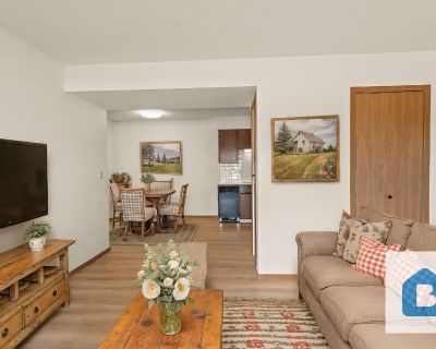 2 Bedroom 1BA 918 ft Pet-Friendly Apartment For Rent in Woodland Park, CO