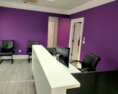 Beautiful, bold conference room or office space, prime location in the heart of Tucker., Tucker, GA