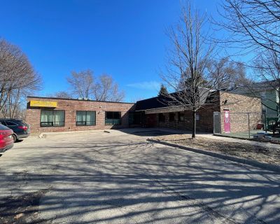 3700 ft Commercial Property For Sale in Minneapolis, MN