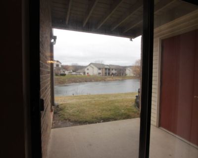 Furnished Room for Rent - Muskego 1 BR first floor Condo w att garage