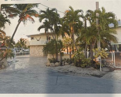 4 Bedroom 3BA 1500 ft Furnished House For Rent in Key Largo, FL