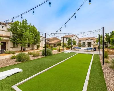 3 Bedroom 2.5BA 1247 ft Pet-Friendly Apartment For Rent in Albuquerque, NM