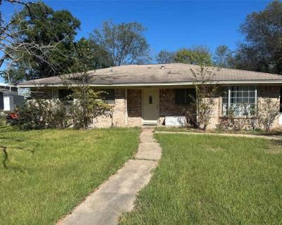 3 Bedroom 1BA 1356 ft Single Family Home For Sale in TRINITY, TX