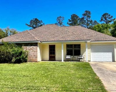 3 Bedroom 2BA 1423 ft Pet-Friendly Apartment For Rent in Tickfaw, LA
