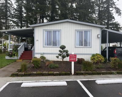 2 Bedroom 2BA 1000 ft Single Family House For Sale in Clackamas, OR
