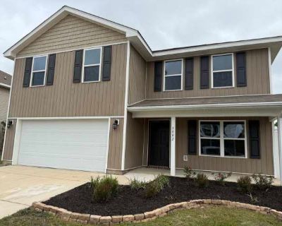 4 Bedroom 2.5BA 2382 ft Pet-Friendly Apartment For Rent in Milton, FL