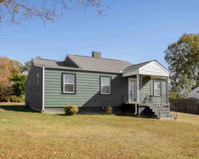 3 Bedroom 1BA 1279 ft Single Family Home For Sale in SHEFFIELD, AL