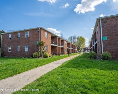 W End Unit Bldg Ave Apt,long Branch, Flat For Rent