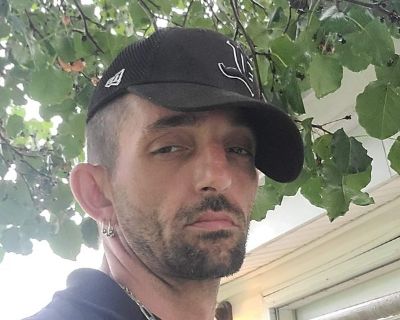 Jeremy - Needs a House or a Room
