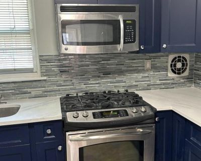 2 Bedroom 1BA 780 ft Apartment For Rent in Middlesex, NJ